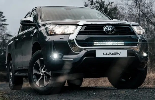 Denne lyspakken leveres med en Lumen DX20 LED-bar som produserer imponerende 23936 lumen!