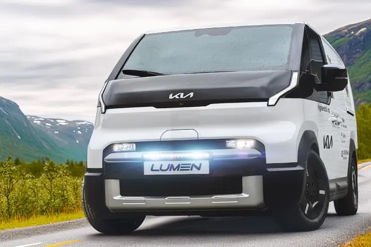 Lumen Grillkit er designet for å integreres naturlig i fronten på Kia Pv5 25+. Gi din bil et kraftig oppgradert lysbilde.